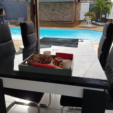 Studio Tres Bon Standing Hotell Petite Île Exteriör bild