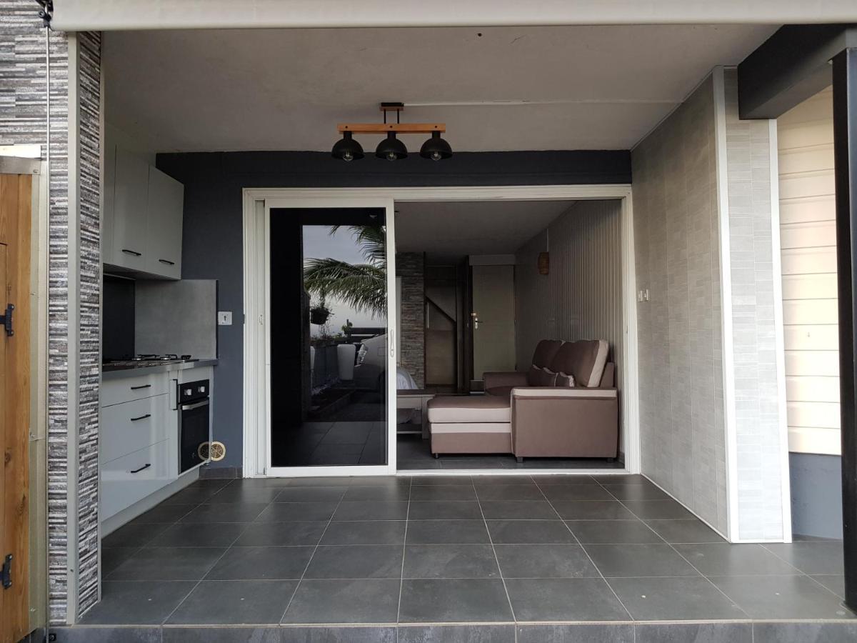 Studio Tres Bon Standing Hotell Petite Île Exteriör bild