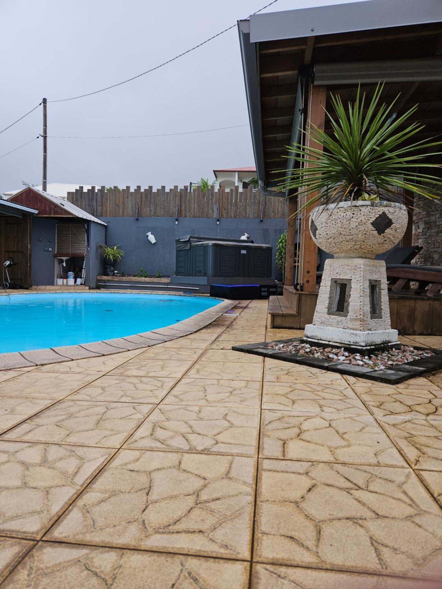 Studio Tres Bon Standing Hotell Petite Île Exteriör bild